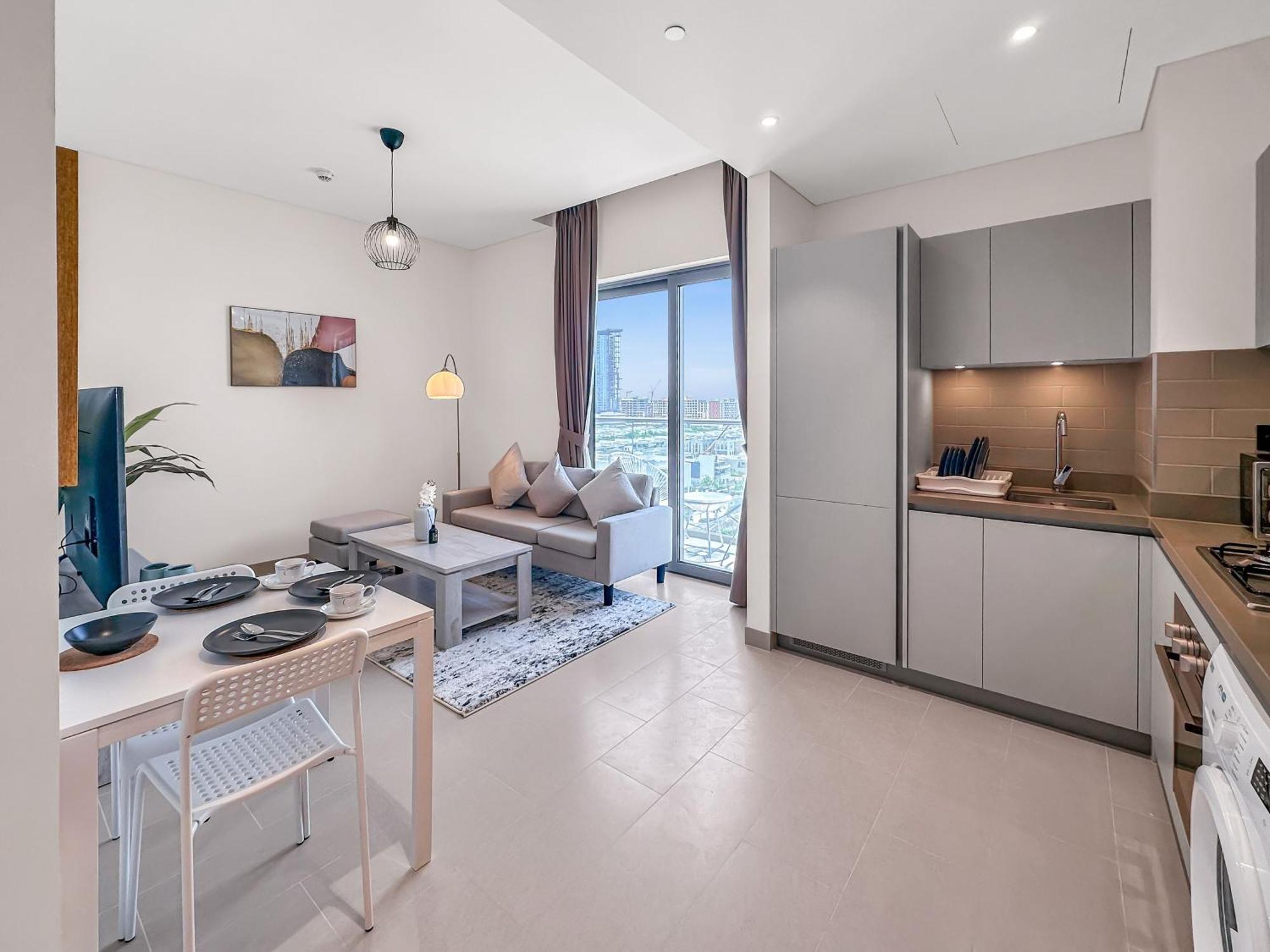 Easemytrip - Cozy And Elegant 1br With Large Pool And View Apartment Dubai